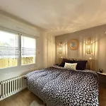Apartment 3 Pieces Avec Terrasse, Proche Commerces Et - Fr-1-245-170