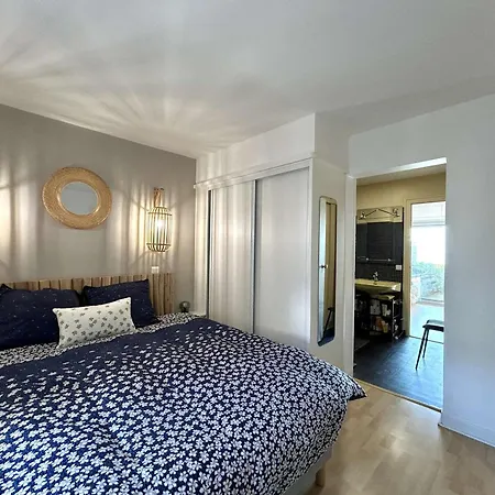 3 Pieces Avec Terrasse, Proche Commerces Et - Fr-1-245-170 Apartment *