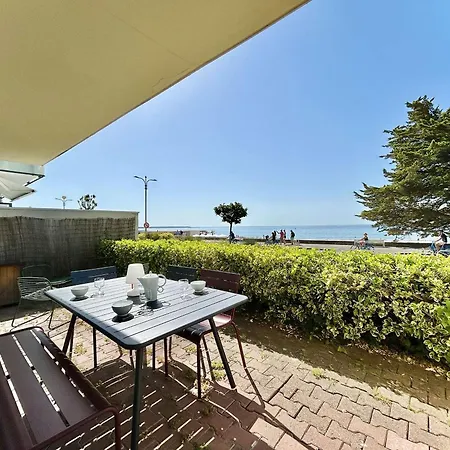 3 Pieces Avec Terrasse, Proche Commerces Et - Fr-1-245-170 Apartment