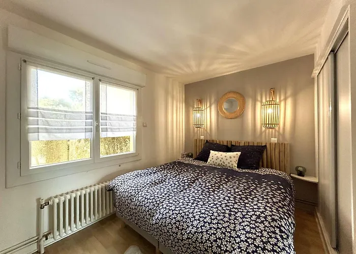 Apartment 3 Pieces Avec Terrasse, Proche Commerces Et - Fr-1-245-170