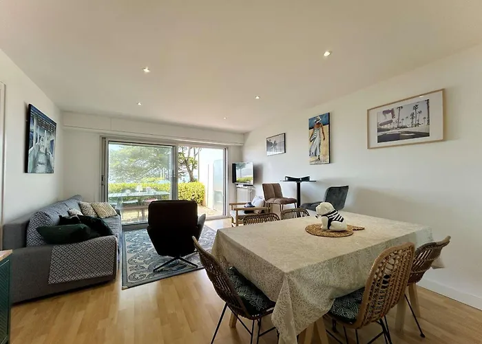 3 Pieces Avec Terrasse, Proche Commerces Et - Fr-1-245-170 *